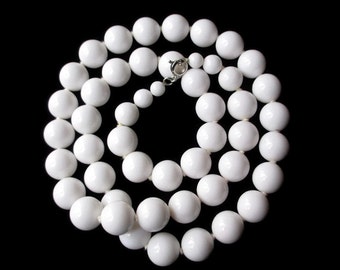 Vintage Hippie Era White Genuine Solid Lucite Necklace