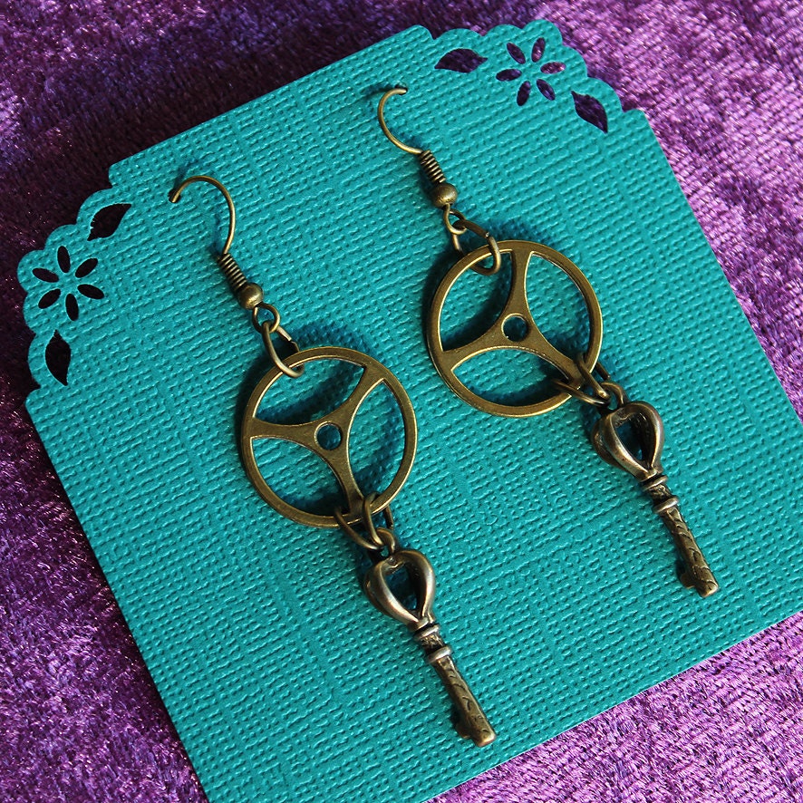 Steampunk earrings. Steampunk jewellery. Cosplay Earrings Cosplay jewellery. Antique earrings. Made in Australia Australian shop steampunk buy now online