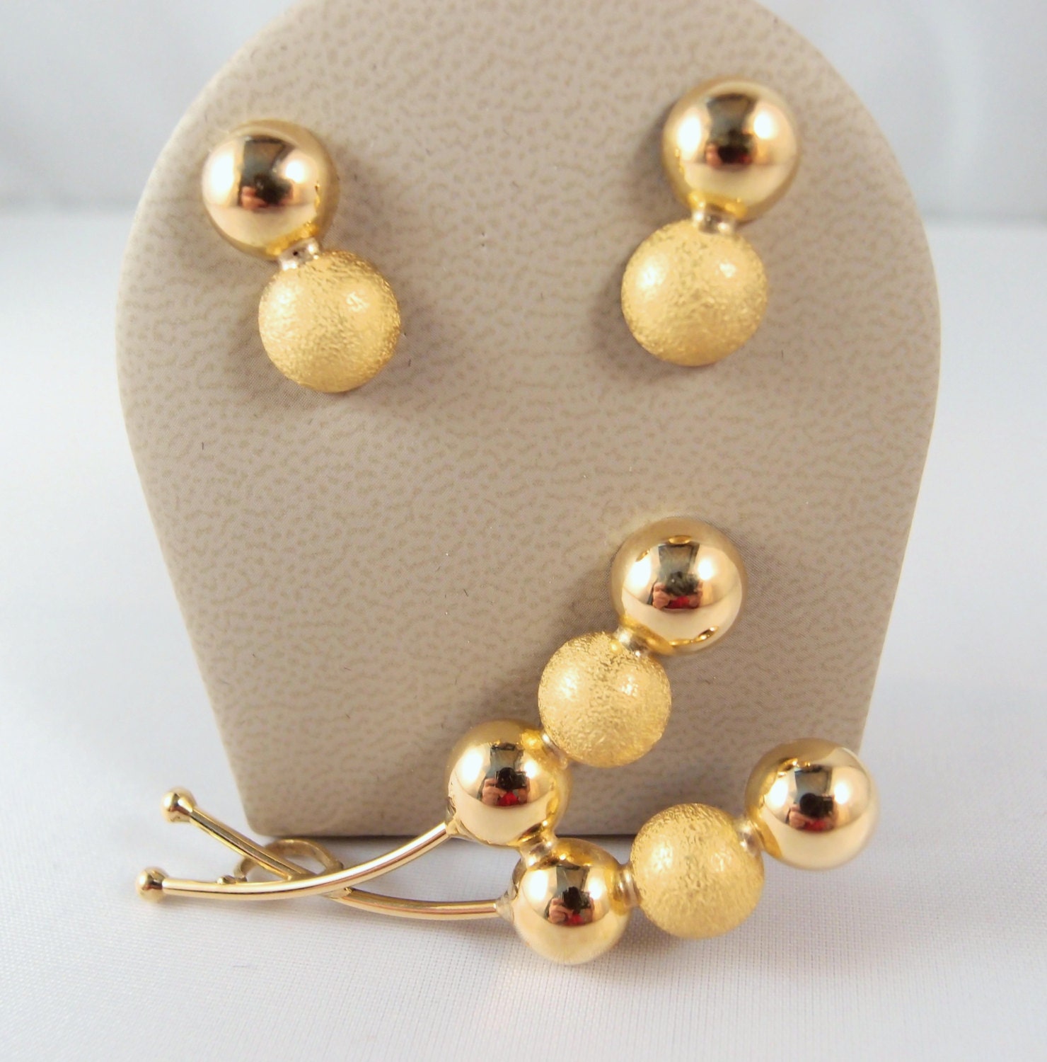 Jewelry set Stamped 18K solid gold Fruit design earrings and