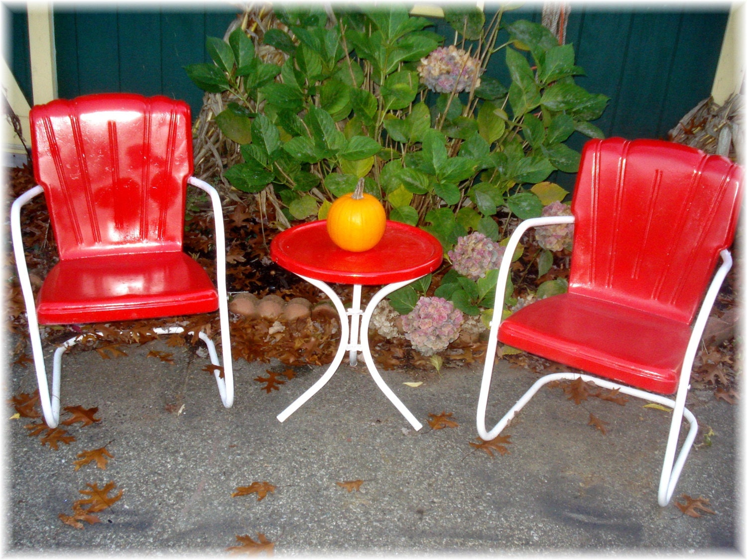 VINTAGE MOTEL CHAIRS Bouncy Metal Lawn & Patio Chairs with original
