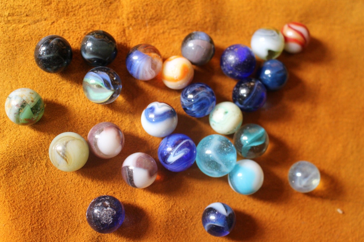 25 Vintage Marbles good collectible