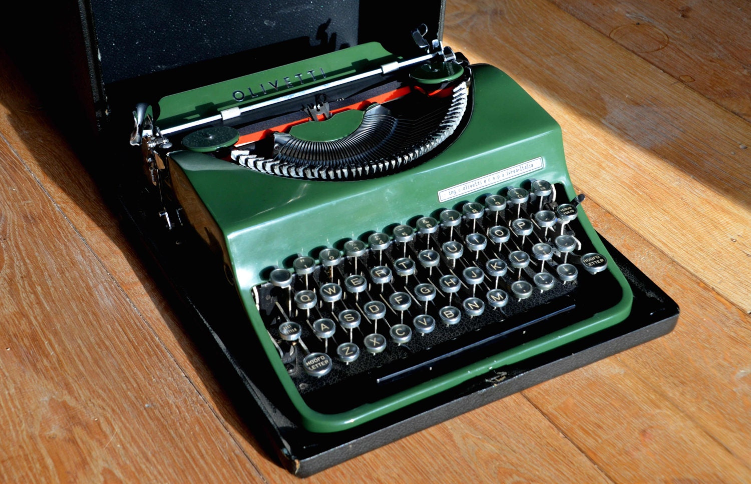 RARE MINT condition Green Olivetti MP1 Typewriter Fully Serviced