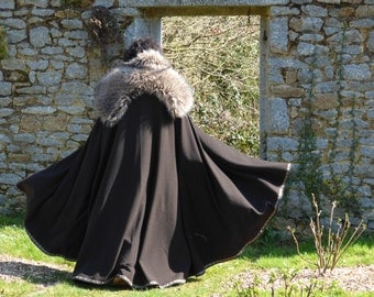 Lordly medieval cloak, for men