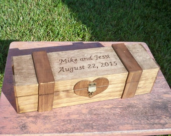 Rustic Wedding Wine Box - Wine Capsule - Wedding Capsule - Rustic Wedding - Rustic Wedding Wine Box Gift - Lockable Wine Box - Wedding Gift