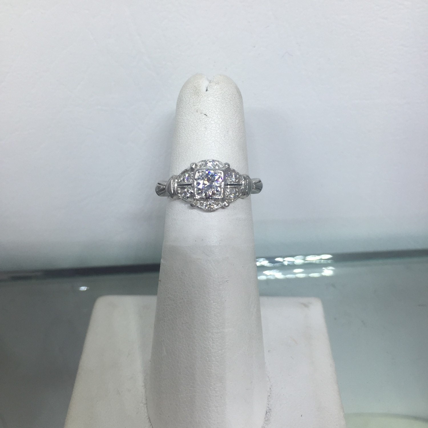 Beautiful Vintage estate diamond ring