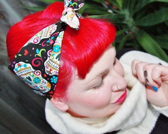 Rockabilly/ Pinup/ Vintage/ 50s inspired head scarf, dolly bow, bandana. Sugar skull design w/ fuschia