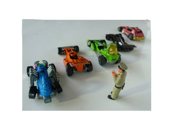 5 Vintage HOT WHEELS Dragsters Toy Cars Bubble Gunner Greased Gremlin Eevil Weevil Early Nascar Racers