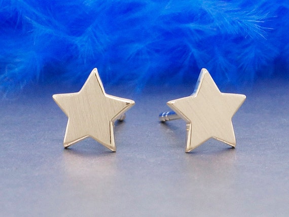 Tiny star stud earrings in 14k solid gold