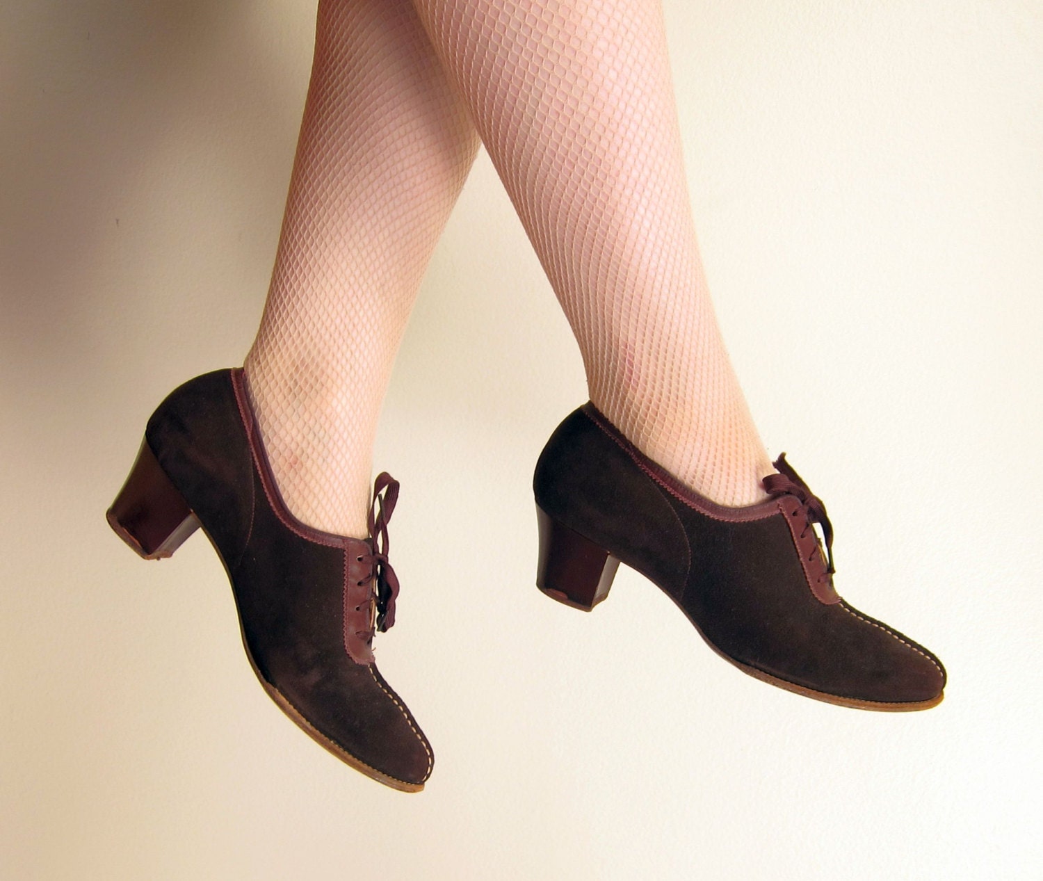 Vintage 1940s Lace Up Shoes in Brown Suede / 40s by BasyaBerkman