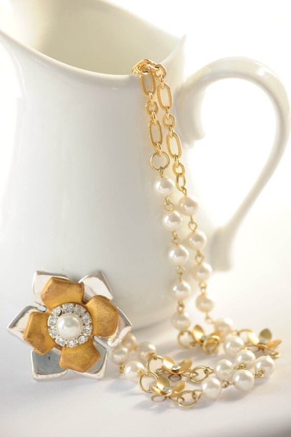 https://www.etsy.com/listing/176057866/long-flower-pendant-necklace-pearl?ref=shop_home_active_19