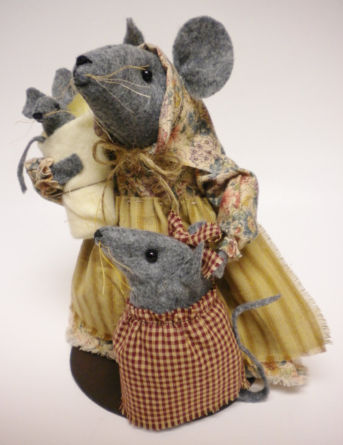 Mama Mouse and Children Mother's Day Primitive Mice