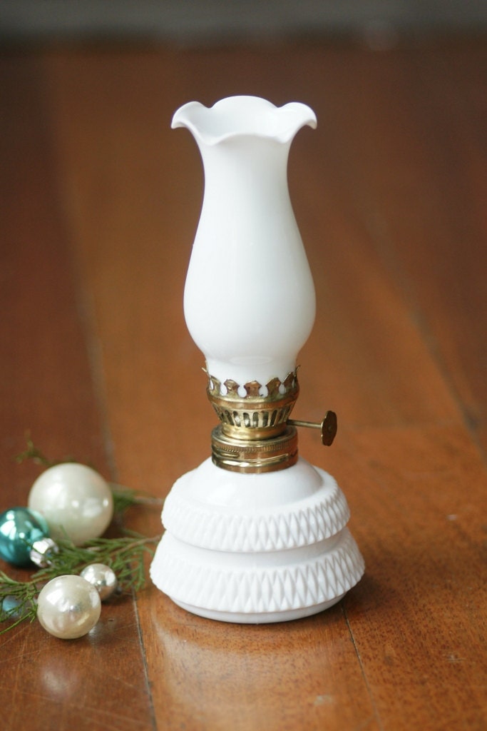 Miniature DaydreamingKat lamp / Glass milk lamp Milk Lamp / hurricane oil glass miniature by  Oil