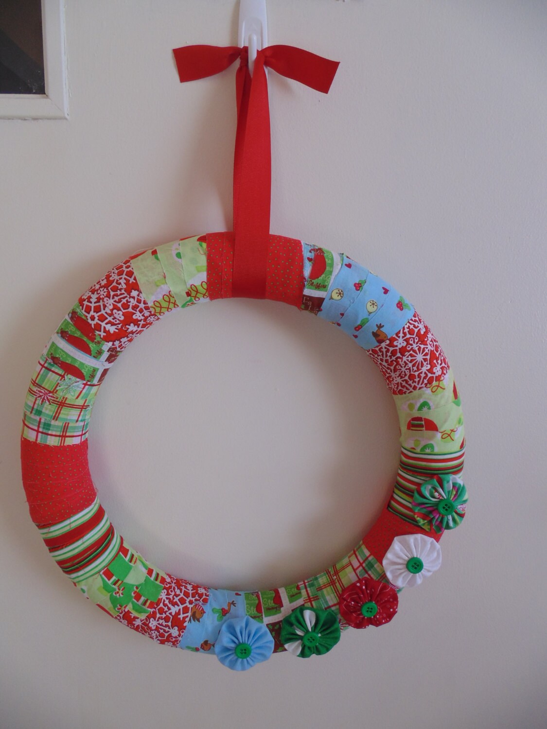 14 inch Christmas Fabric & Yo Yo Wreath