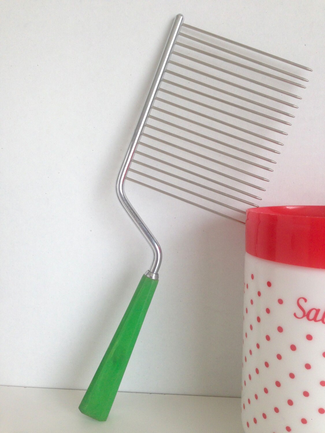 Cake Breaker Cutter Comb Green Bakelite by TheGinghamKitchen