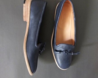 Handmade-to-order: leather loafers with tassle pompoms