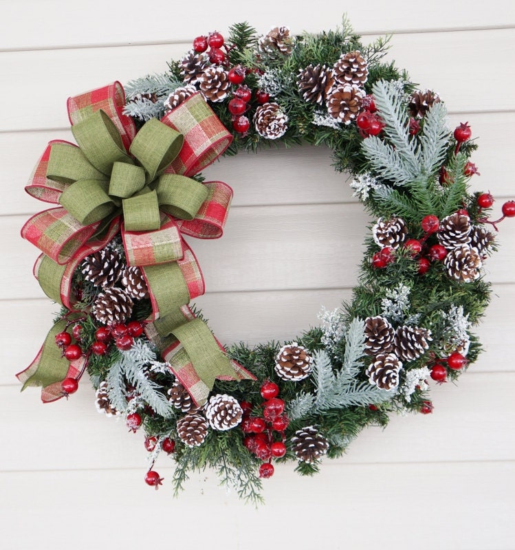 Christmas Wreath, Winter Wreath, Pine Cone Wreath, Rustic Wreath, Country Wreath, White Pine Cone Wreath, Berry Wreath