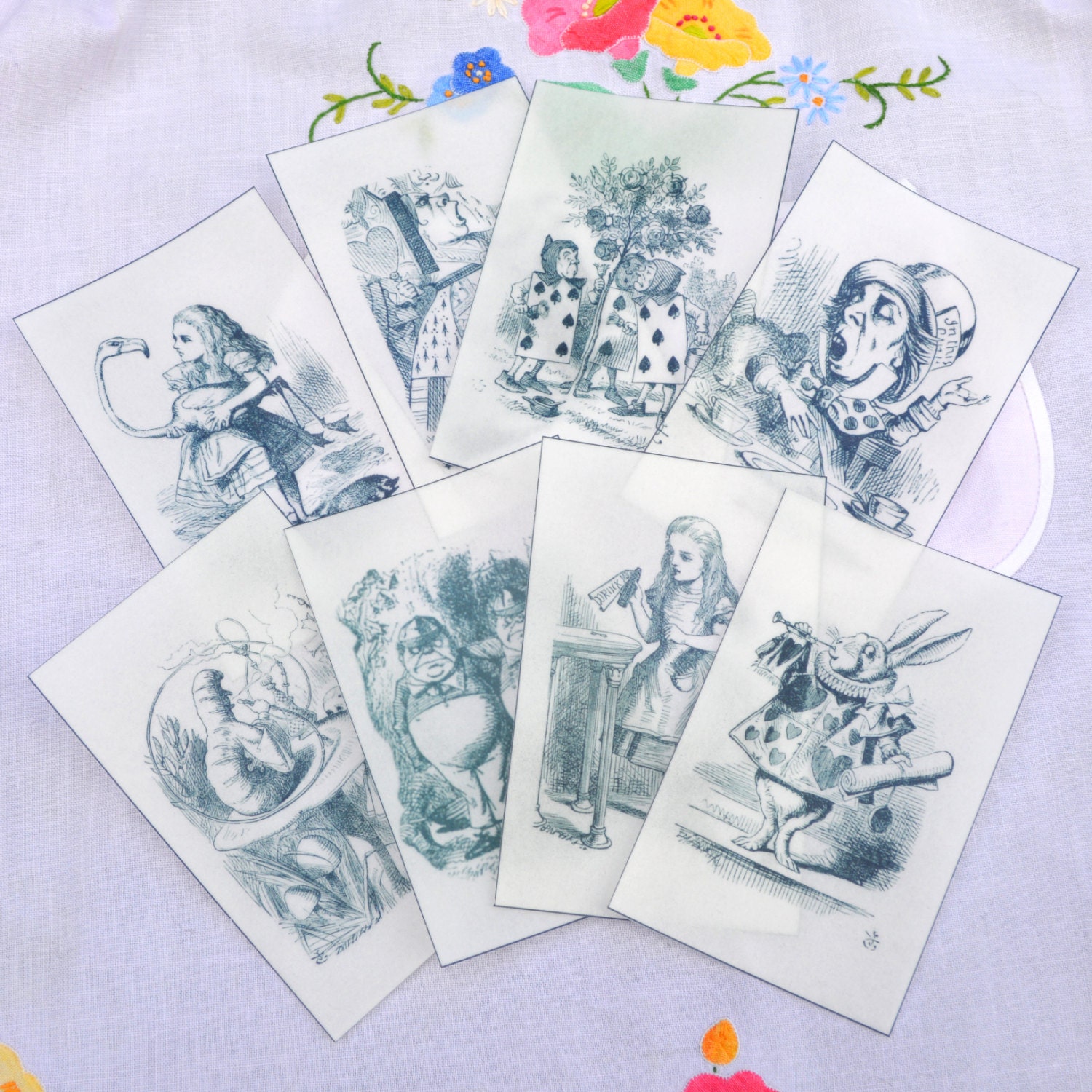 Edible Alice in Wonderland Illustrations 8 Black & White Wafer