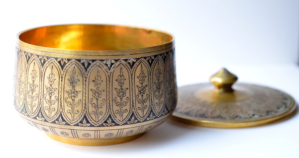 Vintage Heavy Solid Brass Bowl Decorative Bowl with lead from