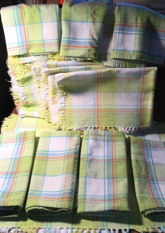 Fiestaware. 8 cloth napkins 7 cloth placemats. Fiesta by LukesLoot