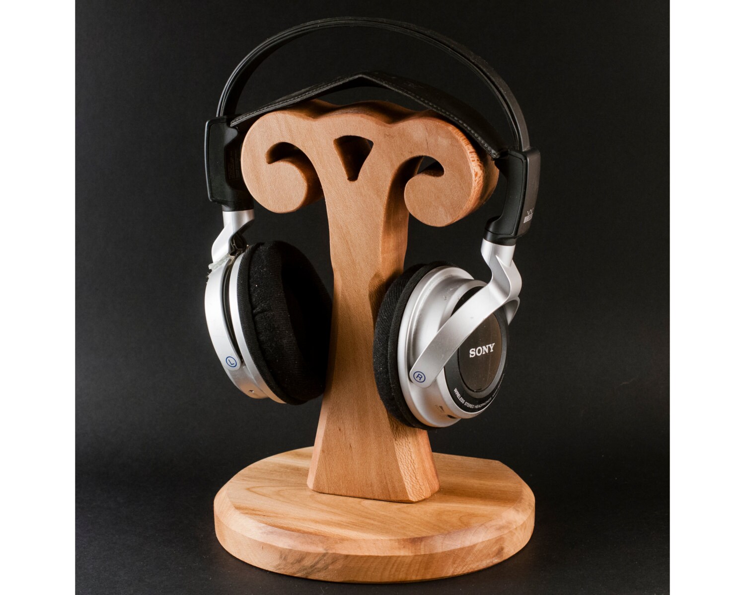 Wooden headphone stand by HollossyWoodworks on Etsy
