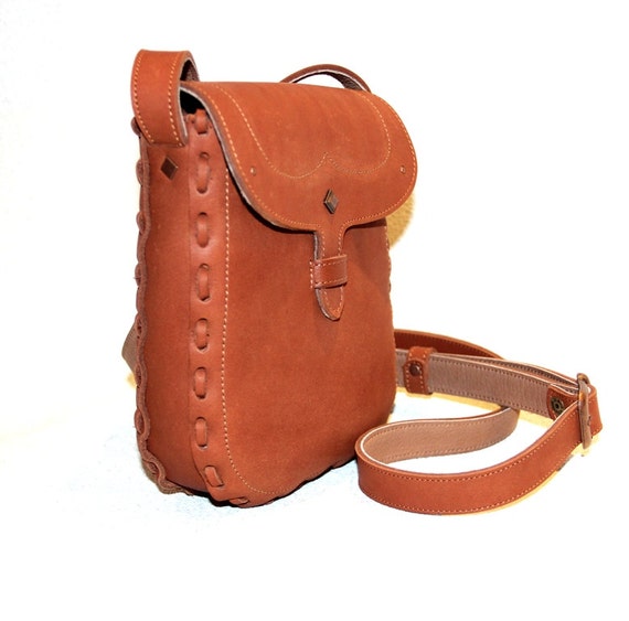 tan small crossbody bag