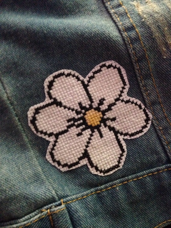 White daisy iron on patch by CrossStitchedSass on Etsy