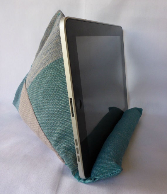 IPad/Kindle Pillow Lap Stand Bean Bag Pillow : by WanderingChick