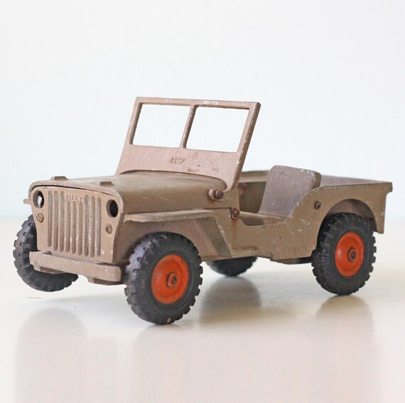 vintage jeep toy