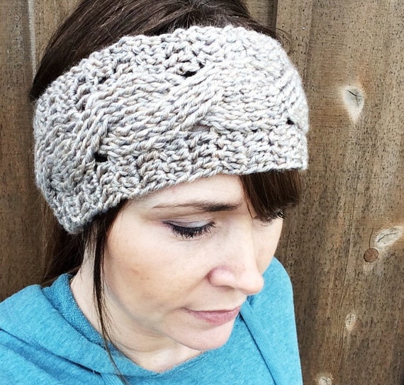 Cabled Earwarmer in Taupe