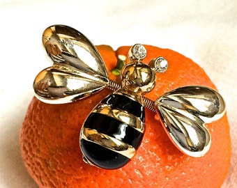 Alilang Golden Egyptian Bumble Bee Hair Bobby Pin - Alloy Metal Insect Wings Design