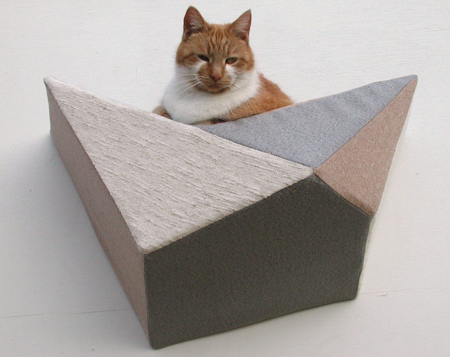 Cat shelf wall bed in grey tan ivory geometric