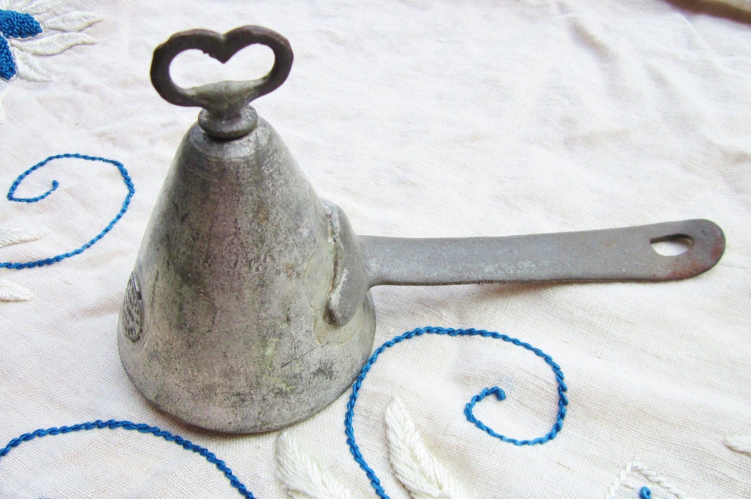 First ice cream scoop ever invented primitive ice cream