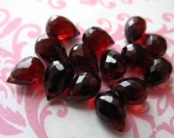 Shop Sale.. 1 4 10 pcs, Garnet Briolettes, Mozambique GARNET Teardrop Drop Beads, Luxe AAA, 8-9 mm, large, January birthstone mg89 solo