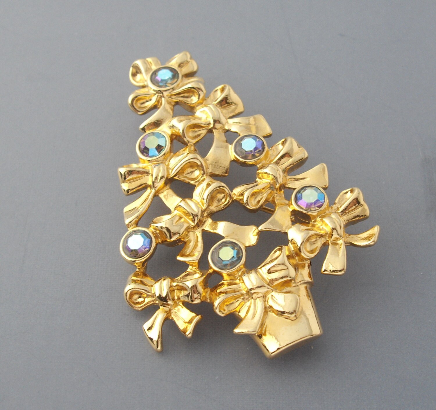 avon christmas tree pin christmas tree brooch christmas avon christmas tree pin christmas tree brooch christmas
