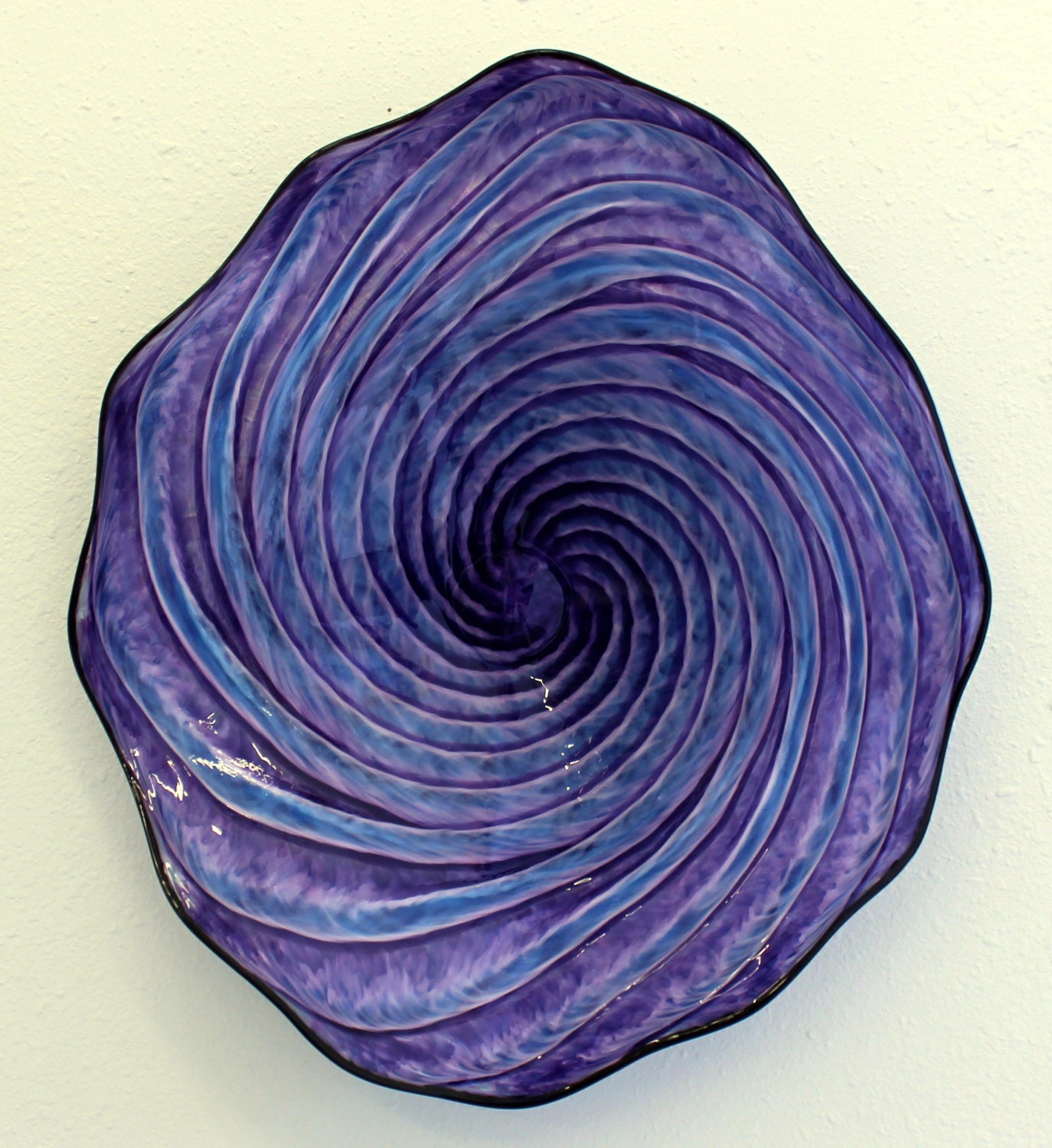 Beautiful Hand Blown Glass Art Swirled Wall Platter Bowl