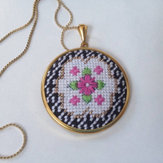 DIY Needlepoint Jewelry Kits Victorian by Jennyhenrydesigns