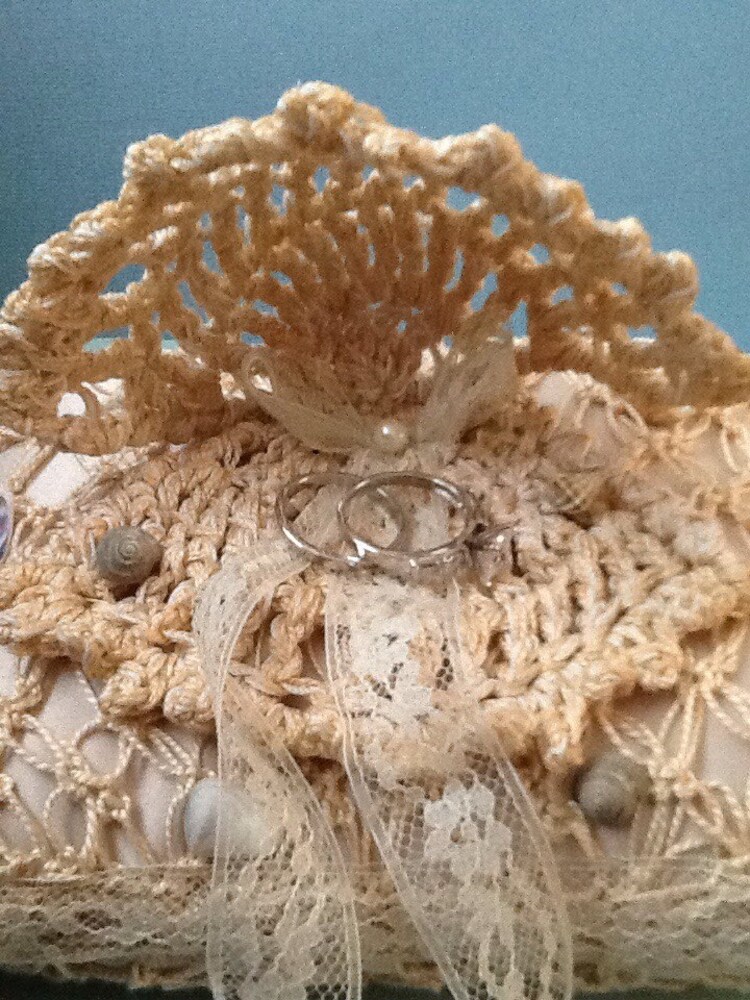 Crochet ring bearer pillow by nanahobby on Etsy