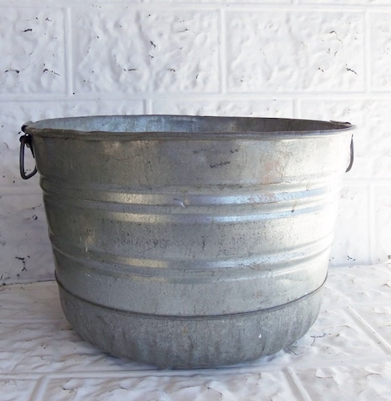 Vintage Galvanized Round Metal Wash Basin Farm by JunkFromMyTrunk