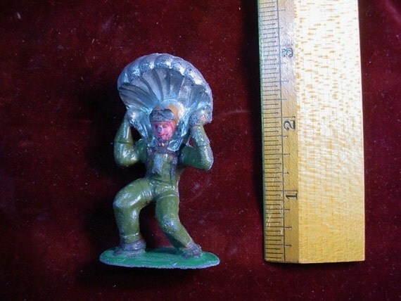 caps value vintage milk bottle Toy WWII Store Dime Vintage Lead Soldier Barclay Manoil Paratrooper