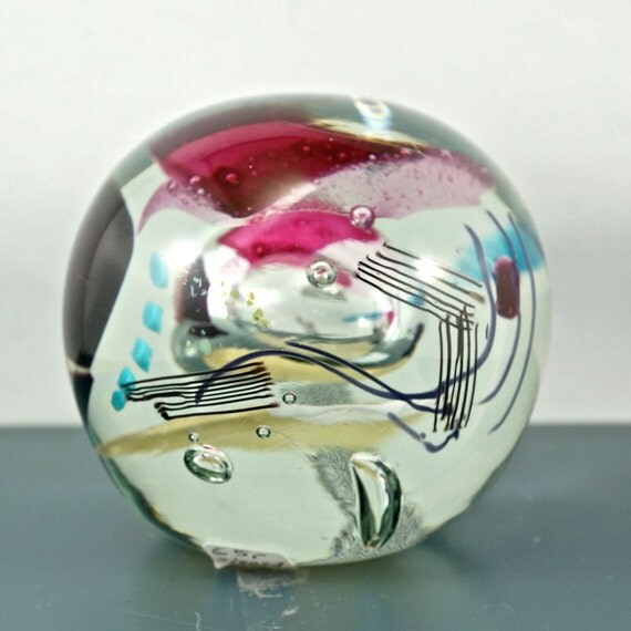 IONE THORKELSSON paperweight signed 1989 glass