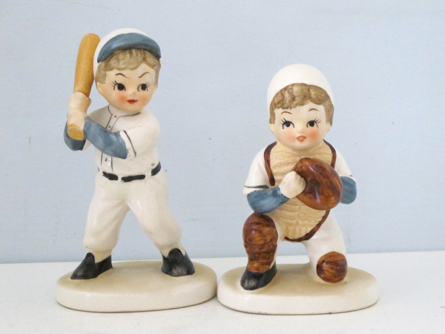 miniature baseball player figurines