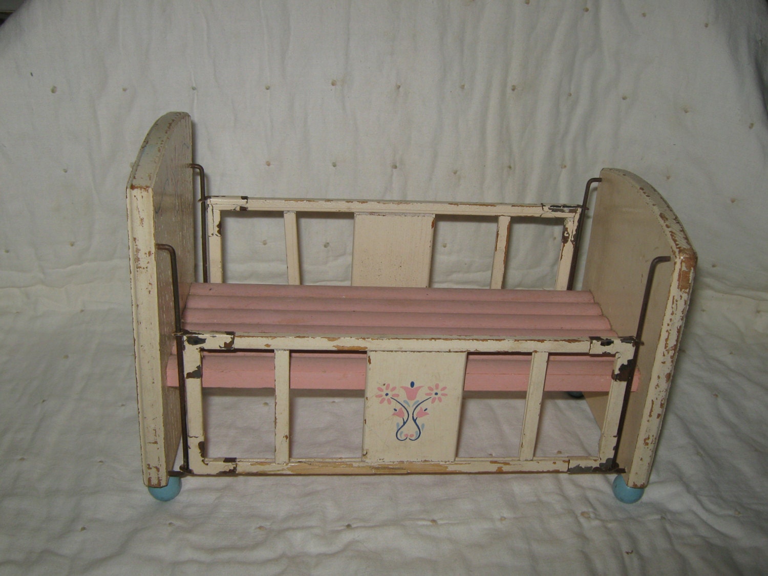 1950's wooden hotsell doll crib