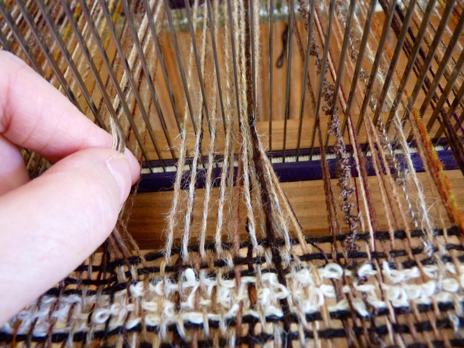 Saori comb weaving reed for special effects with warp yarns