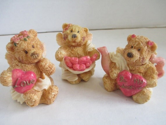 resin valentine figurines