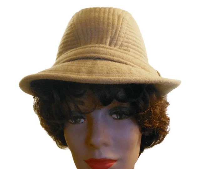 FREE SHIPPING 1960 Country Gentleman hat, Trav'ler, 100% camel hair, size 7 3/8, camel tan fedora traveling hat vintage