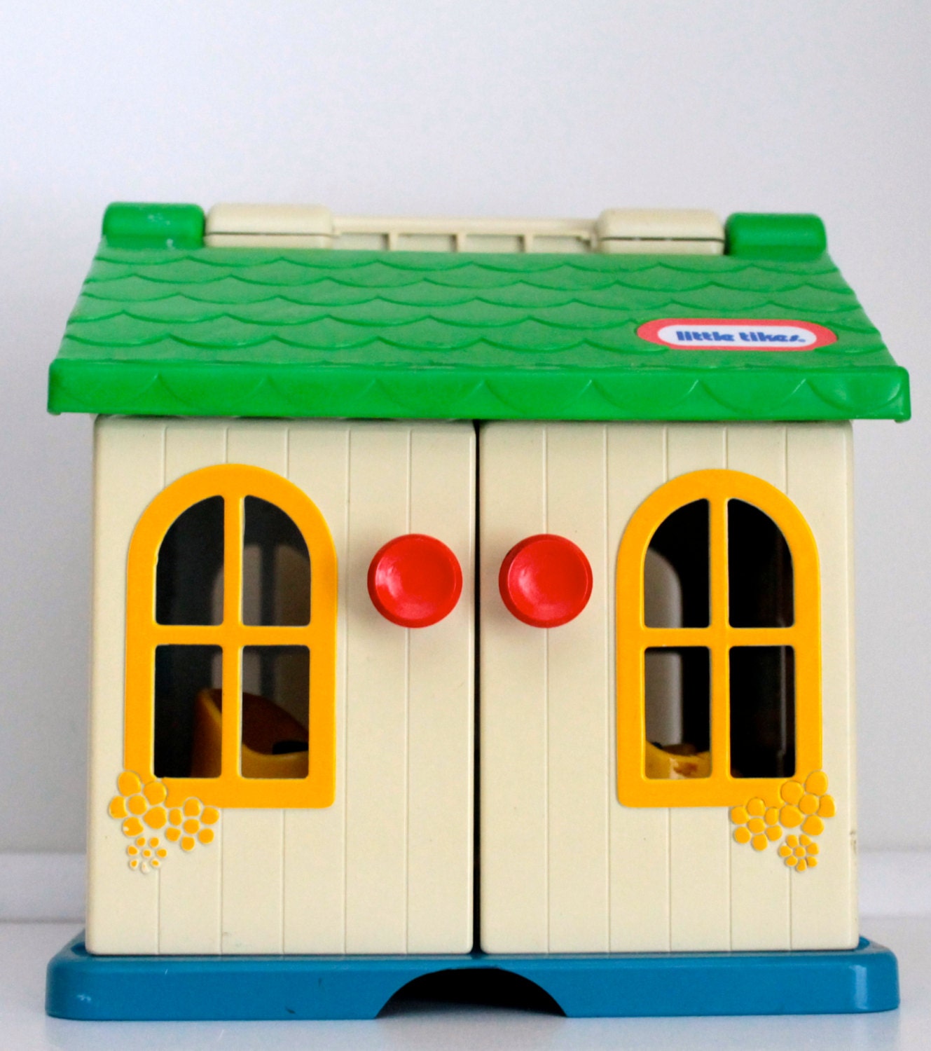 little tikes big doll house