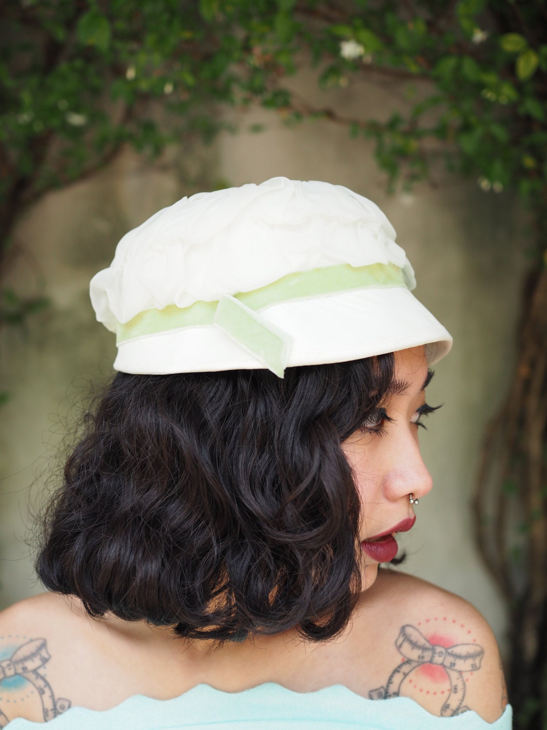 Vintage Hat, 1960s White Silk Hat, Vintage Cloche hat, Small Brim Hat