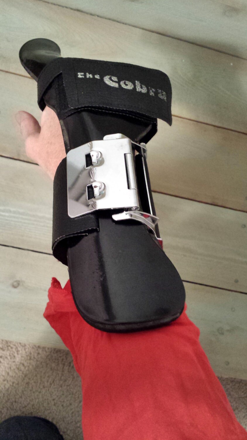 The Cobra Bowling Wrist Support