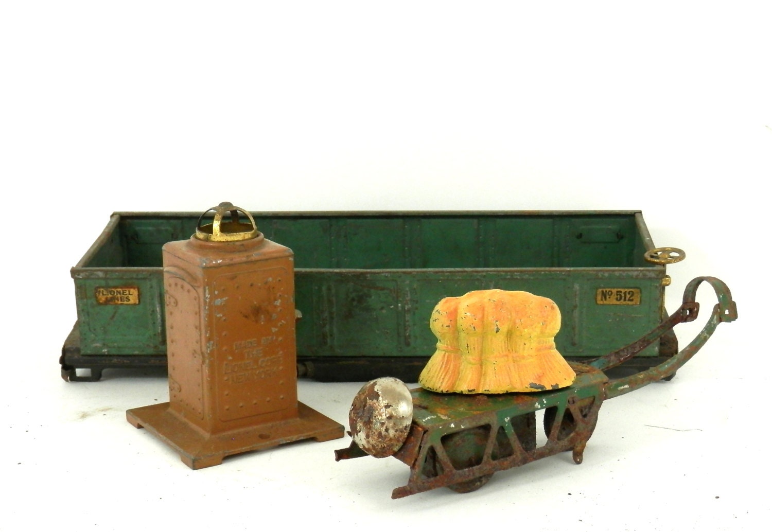 vintage lionel train accessories