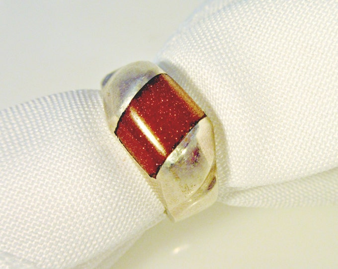 Sterling ring - Silver 925 - Red sparle Gold stone - Taxco Mexico - size 10 - modernistic